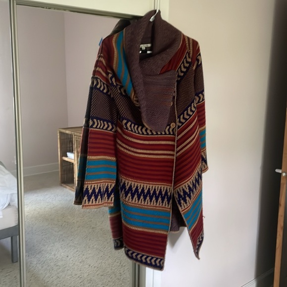 Long cozy sweater, goes down to the knees. - Picture 3 of 4